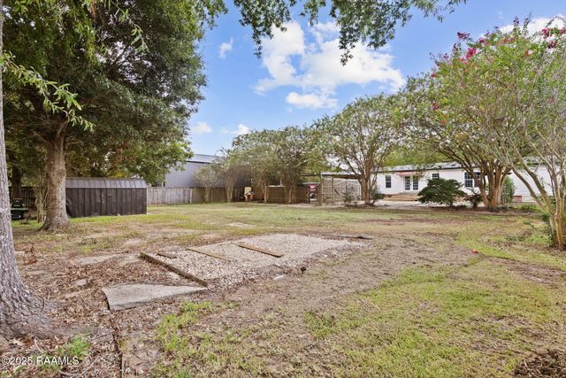 117 Glenfield Drive, Youngsville, LA 70592