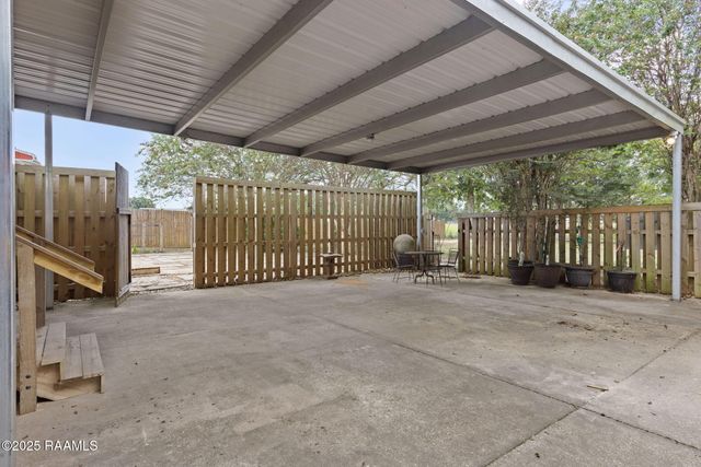117 Glenfield Drive, Youngsville, LA 70592