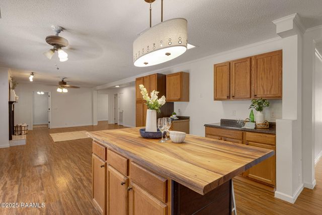 117 Glenfield Drive, Youngsville, LA 70592