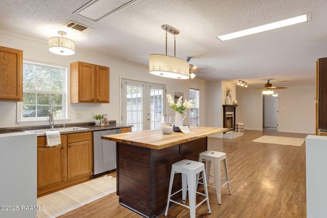 117 Glenfield Drive, Youngsville, LA 70592