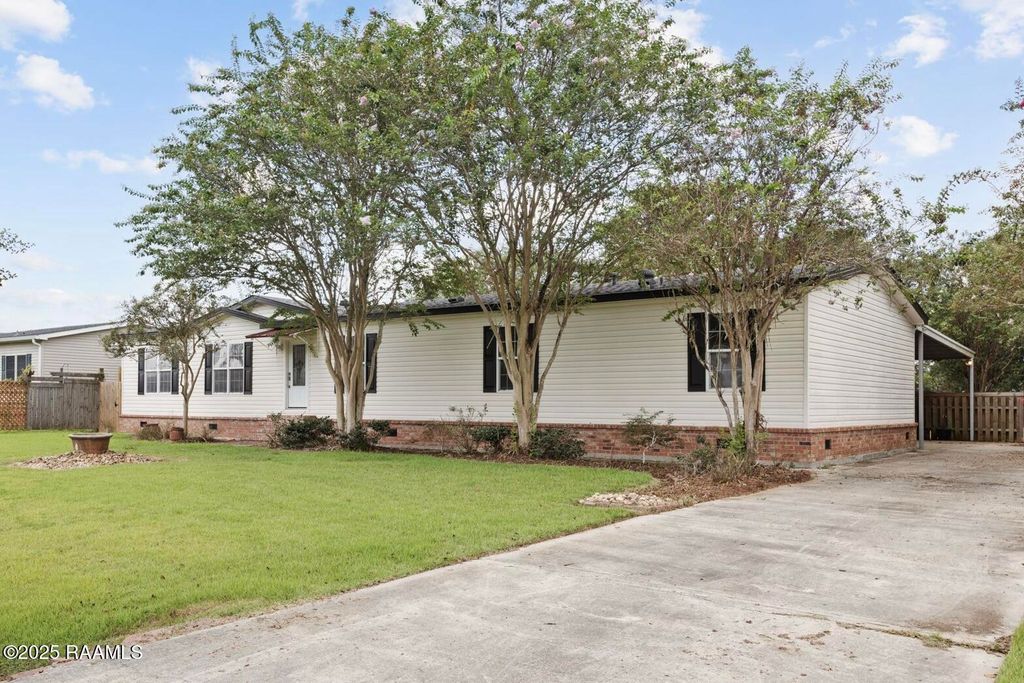 117 Glenfield Drive, Youngsville, LA 70592