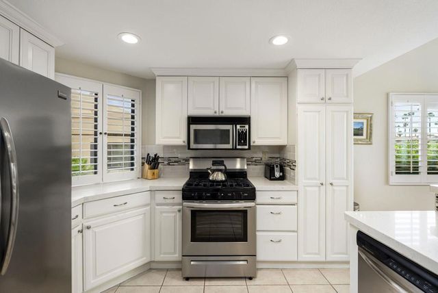 76761 Chrysanthemum Way, Palm Desert, CA 92211