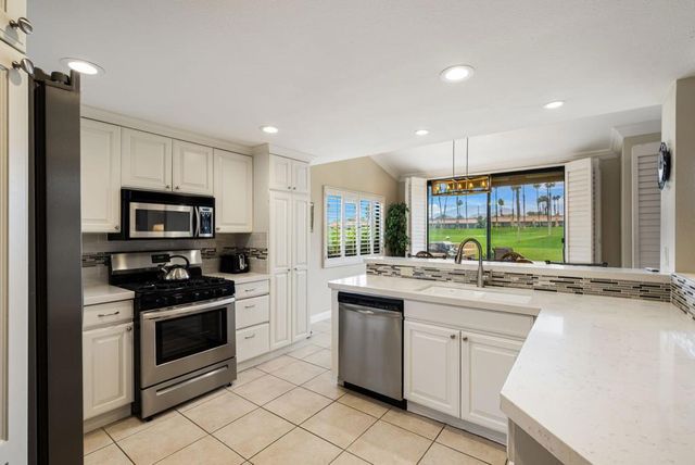 76761 Chrysanthemum Way, Palm Desert, CA 92211