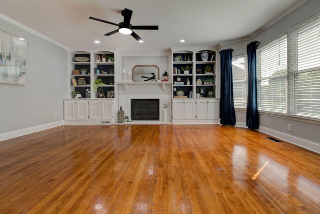 105 Monet Boulevard, Winchester, KY 40391