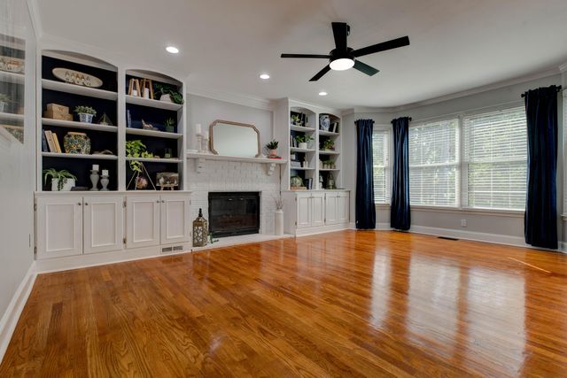 105 Monet Boulevard, Winchester, KY 40391