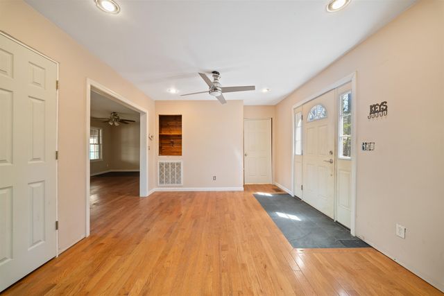7&8 Spruce Lane, Sandown, NH 03873