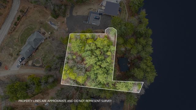7&8 Spruce Lane, Sandown, NH 03873