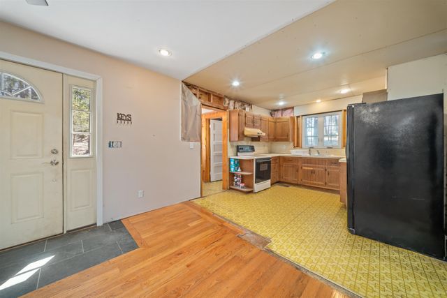 7&8 Spruce Lane, Sandown, NH 03873