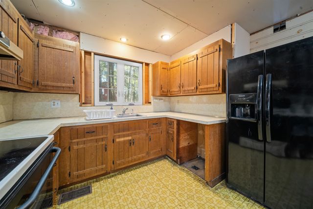 7&8 Spruce Lane, Sandown, NH 03873