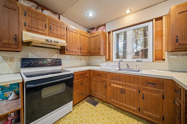 7&8 Spruce Lane, Sandown, NH 03873