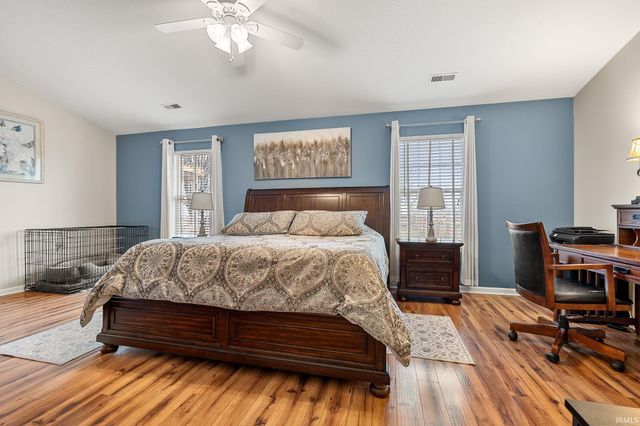 8907 Goshawk Lane, Fort Wayne, IN 46825