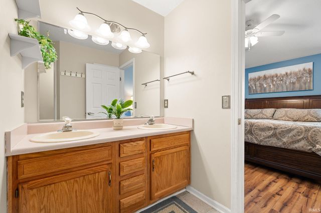 8907 Goshawk Lane, Fort Wayne, IN 46825