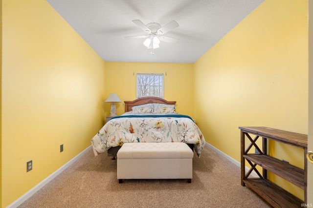 8907 Goshawk Lane, Fort Wayne, IN 46825