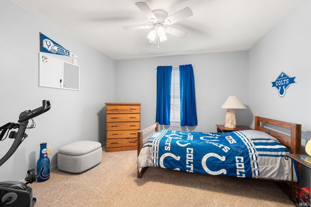 8907 Goshawk Lane, Fort Wayne, IN 46825