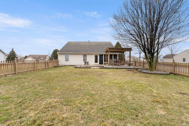 8907 Goshawk Lane, Fort Wayne, IN 46825