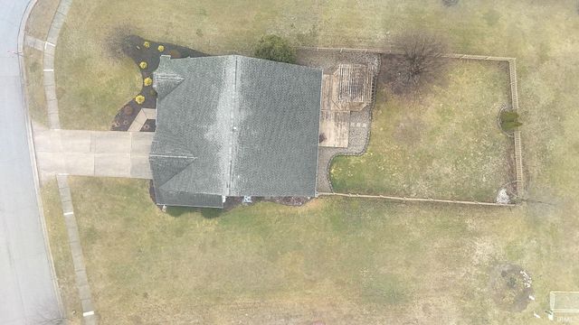 8907 Goshawk Lane, Fort Wayne, IN 46825