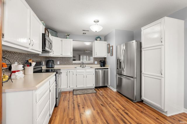 8907 Goshawk Lane, Fort Wayne, IN 46825