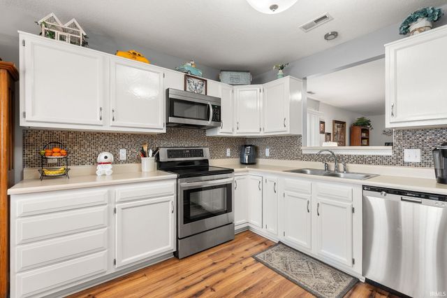 8907 Goshawk Lane, Fort Wayne, IN 46825