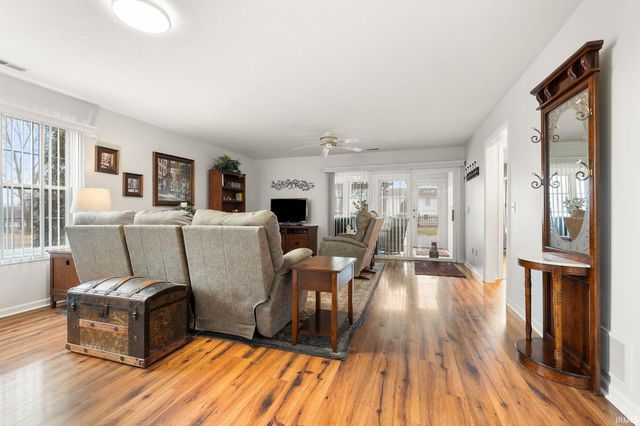 8907 Goshawk Lane, Fort Wayne, IN 46825