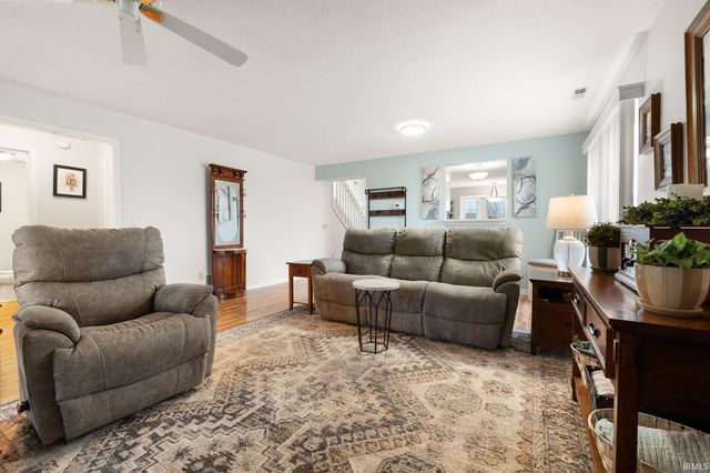 8907 Goshawk Lane, Fort Wayne, IN 46825