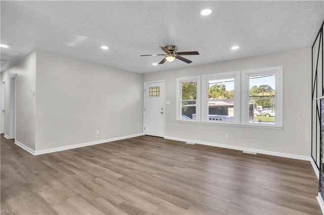 712 Macon RD, Hampton, VA 23666