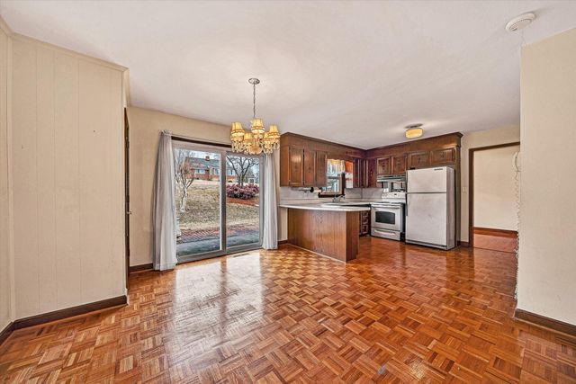 6641 Bryant CIR, Roanoke, VA 24019