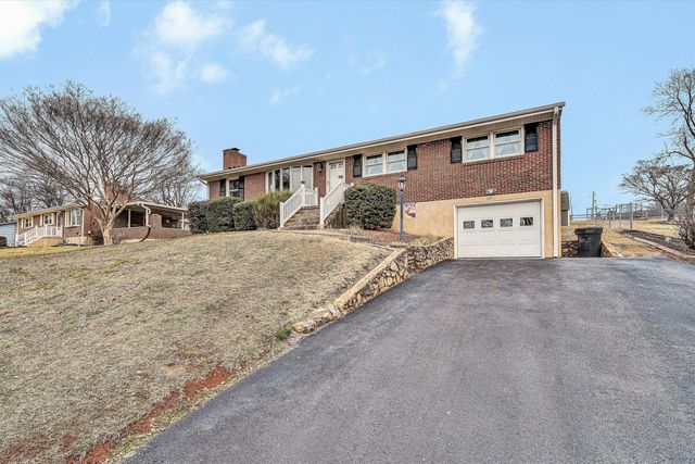 6641 Bryant CIR, Roanoke, VA 24019