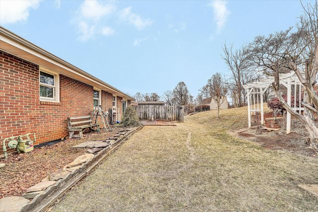 6641 Bryant CIR, Roanoke, VA 24019