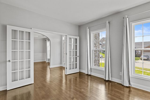 122 Inverness Drive, Georgetown, KY 40324