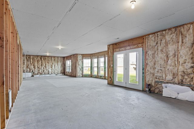 122 Inverness Drive, Georgetown, KY 40324