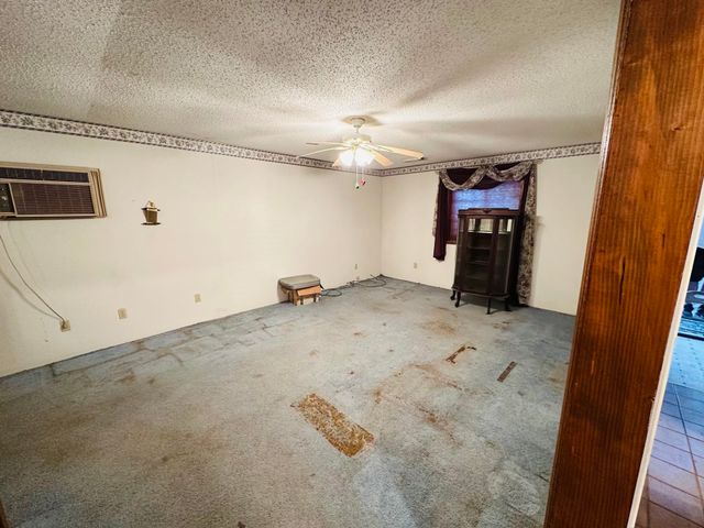 13510 SW 220th St, Douglass, KS 67039