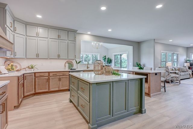 5112 Kandefer's Trail, Clarence, NY 14221
