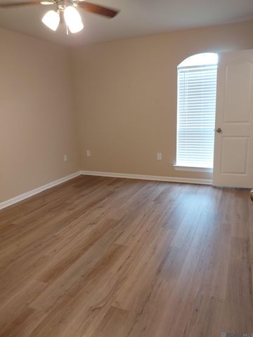 13176 Brian Park Dr, Walker, LA 70785