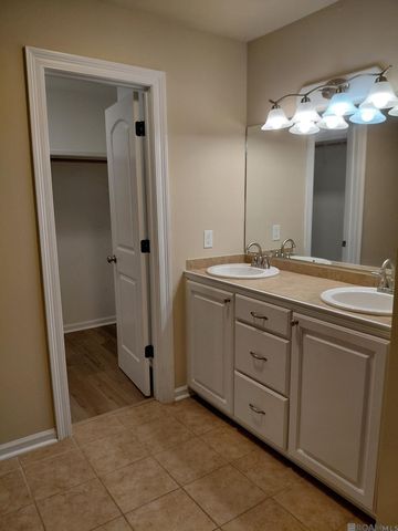 13176 Brian Park Dr, Walker, LA 70785
