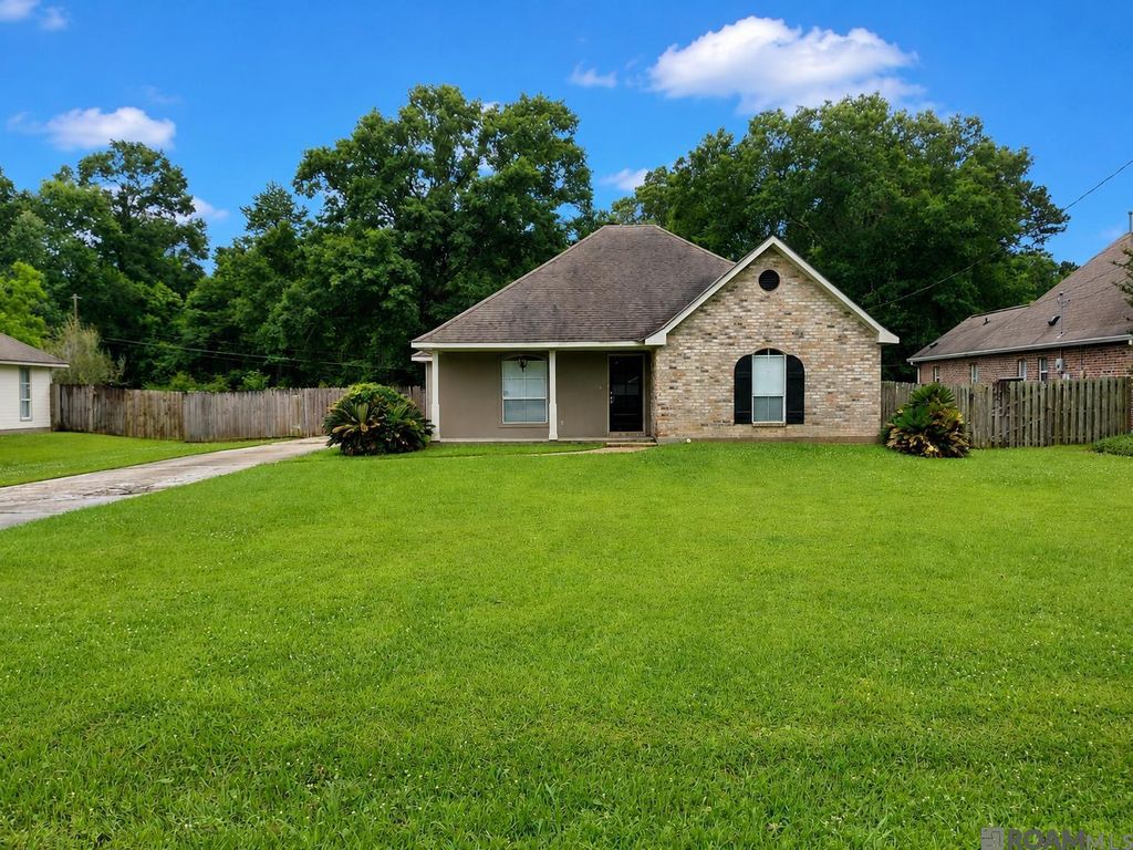 13176 Brian Park Dr, Walker, LA 70785