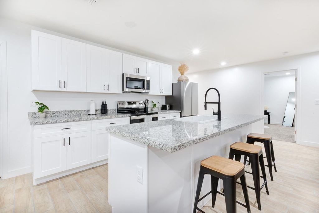 2119 W Mariposa Street, Phoenix, AZ 85015
