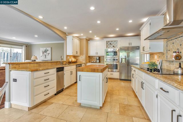 668 Sun Tree Ct, Danville, CA 94506