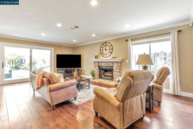 668 Sun Tree Ct, Danville, CA 94506