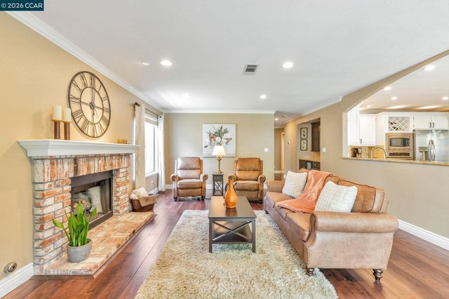 668 Sun Tree Ct, Danville, CA 94506