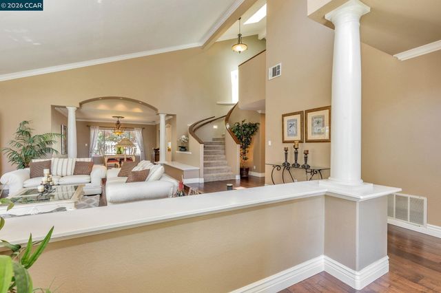 668 Sun Tree Ct, Danville, CA 94506