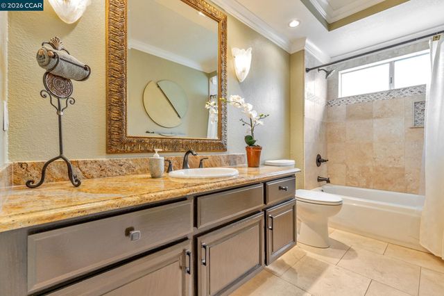 668 Sun Tree Ct, Danville, CA 94506