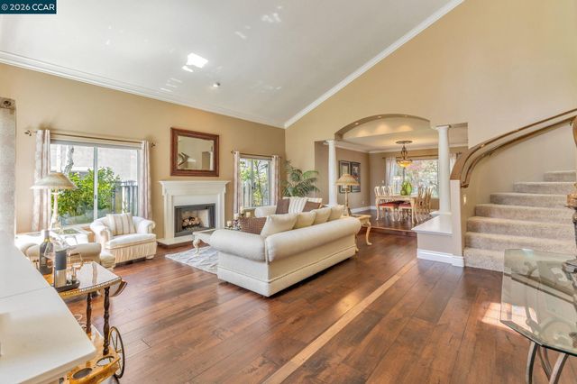 668 Sun Tree Ct, Danville, CA 94506