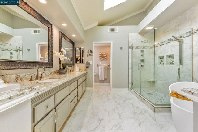 668 Sun Tree Ct, Danville, CA 94506