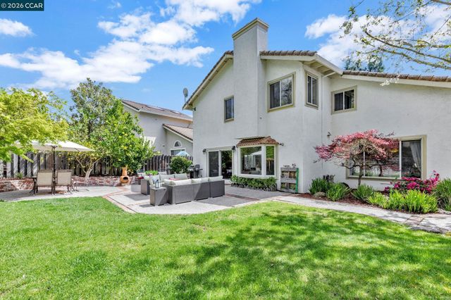 668 Sun Tree Ct, Danville, CA 94506