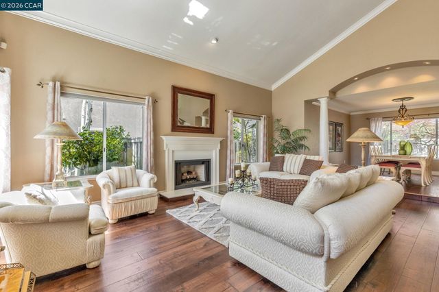 668 Sun Tree Ct, Danville, CA 94506
