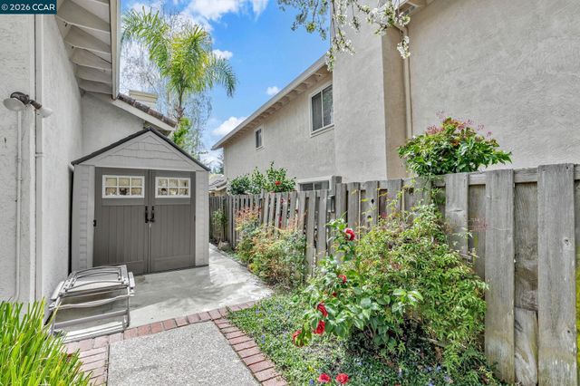 668 Sun Tree Ct, Danville, CA 94506
