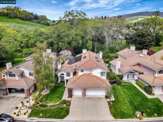 668 Sun Tree Ct, Danville, CA 94506