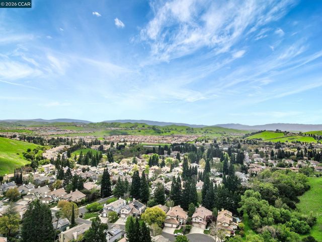668 Sun Tree Ct, Danville, CA 94506