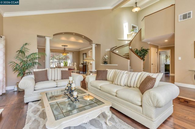 668 Sun Tree Ct, Danville, CA 94506