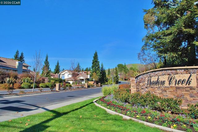 668 Sun Tree Ct, Danville, CA 94506